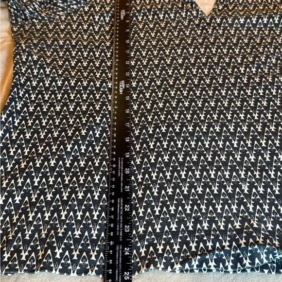 L.L. Bean Navy White Supima Cotton Patterned VNeck 3/4 sleeve Top, 1X 2 for $30 - Picture 7 of 9